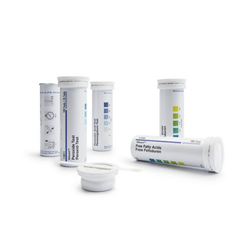 Chlorine Test Method: colorimetric w test strips 0 - 20 mg/l Cl2 MQuant / PK 75